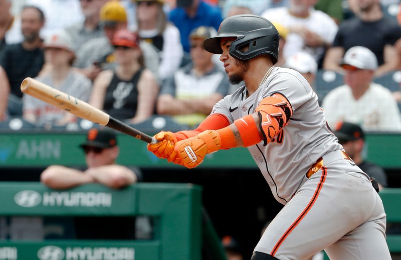 Pirates vs Giants: Ke'Bryan Hayes Poised to Lead the Buccos at Oracle Park