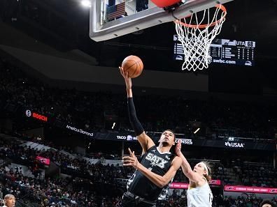 SAN ANTONIO, TX - DECEMBER 26: Victor Wembanyama #1 of the San Antonio Spurs drives to the basket during the game against the Utah Jazz on December 26, 2023 at the Frost Bank Center in San Antonio, Texas. NOTE TO USER: User expressly acknowledges and agrees that, by downloading and or using this photograph, user is consenting to the terms and conditions of the Getty Images License Agreement. Mandatory Copyright Notice: Copyright 2023 NBAE (Photos by Michael Gonzales/NBAE via Getty Images)