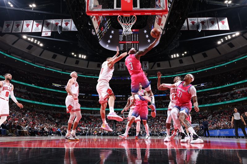 CHICAGO, IL - FEBRUARY 26: Bradley Beal #3 of the Washington Wizards drives to the basket during the game against the Chicago Bulls on February 26, 2023 at United Center in Chicago, Illinois. NOTE TO USER: User expressly acknowledges and agrees that, by downloading and or using this photograph, User is consenting to the terms and conditions of the Getty Images License Agreement. Mandatory Copyright Notice: Copyright 2023 NBAE (Photo by Jeff Haynes/NBAE via Getty Images)