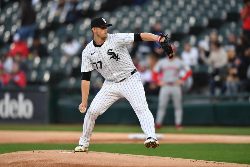 Apr 12, 2024; Chicago, Illinois, USA; Chicago White Sox starting pitcher Chris Flexen (77) pitches during the first inning against the Cincinnati Reds at Guaranteed Rate Field. Mandatory Credit: Patrick Gorski-USA TODAY Sports