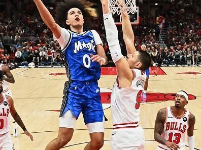 CHICAGO, ILLINOIS - NOVEMBER 15:  Anthony Black #0 of the Orlando Magic controls the ball against the Chicago Bulls on November 15, 2023 at United Center in Chicago, Illinois.   NOTE TO USER: User expressly acknowledges and agrees that, by downloading and or using this photograph, User is consenting to the terms and conditions of the Getty Images License Agreement.  (Photo by Jamie Sabau/Getty Images)