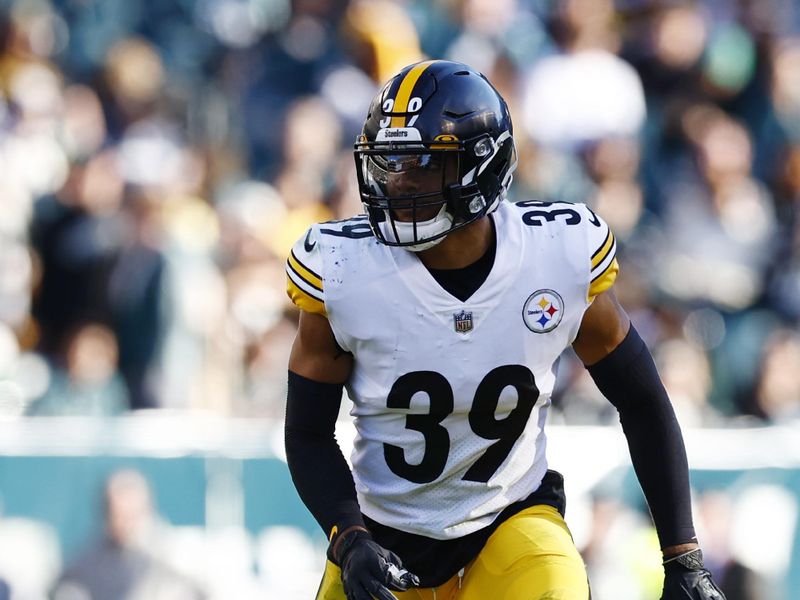 Pittsburgh Steelers safety Minkah Fitzpatrick (39) in action against Philadelphia Eagles during an NFL football game, Sunday, Oct. 30, 2022, in Philadelphia. (AP Photo/Rich Schultz)