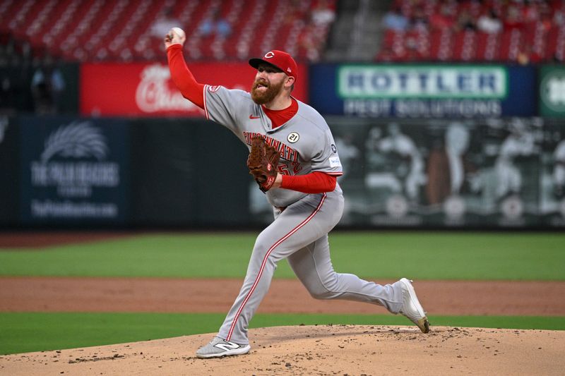 Sep 15, 2025; St. Louis, Missouri, USA; Cincinnati Reds starting pitcher Zack Littell (52) pitches against the St. Louis Cardinals in the first inning at Busch Stadium. Mandatory Credit: Joe Puetz-Imagn Images