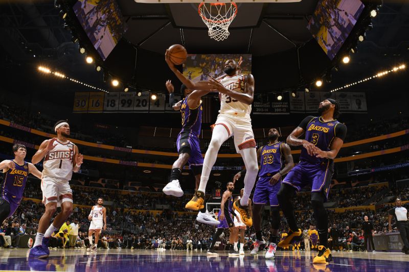 LOS ANGELES, CA - OCTOBER 25: Kevin Durant #35 of the Phoenix Suns shoots the ball during the game against the Los Angeles Lakers on October 25, 2024 at Crypto.Com Arena in Los Angeles, California. NOTE TO USER: User expressly acknowledges and agrees that, by downloading and/or using this Photograph, user is consenting to the terms and conditions of the Getty Images License Agreement. Mandatory Copyright Notice: Copyright 2024 NBAE (Photo by Adam Pantozzi/NBAE via Getty Images)