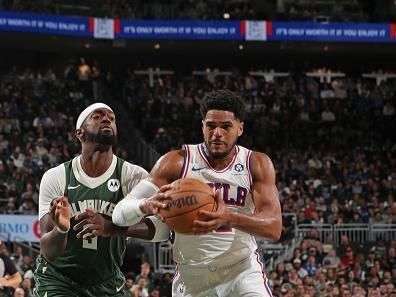 MILWAUKEE, WI - OCTOBER 26: Tobias Harris #12 of the Philadelphia 76ers drives to the basket during the game against he Milwaukee Bucks on October 26, 2023 at the Fiserv Forum Center in Milwaukee, Wisconsin. NOTE TO USER: User expressly acknowledges and agrees that, by downloading and or using this Photograph, user is consenting to the terms and conditions of the Getty Images License Agreement. Mandatory Copyright Notice: Copyright 2023 NBAE (Photo by Gary Dineen/NBAE via Getty Images).