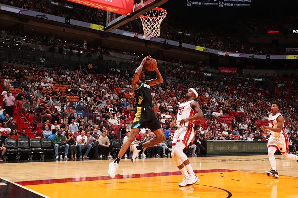 MIAMI, FL - DECEMBER 2: Obi Toppin #1 of the Indiana Pacers grabs the rebound during the game against the Miami Heat on December 2, 2023 at Kaseya Center in Miami, Florida. NOTE TO USER: User expressly acknowledges and agrees that, by downloading and or using this Photograph, user is consenting to the terms and conditions of the Getty Images License Agreement. Mandatory Copyright Notice: Copyright 2023 NBAE (Photo by Issac Baldizon/NBAE via Getty Images)