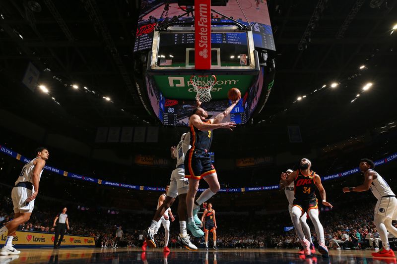 OKLAHOMA CITY, OK - APRIL 14:  Gordon Hayward #33 of the Oklahoma City Thunder shoots the ball during the game against the Dallas Mavericks on April 14, 2024 at Paycom Arena in Oklahoma City, Oklahoma. NOTE TO USER: User expressly acknowledges and agrees that, by downloading and or using this photograph, User is consenting to the terms and conditions of the Getty Images License Agreement. Mandatory Copyright Notice: Copyright 2024 NBAE (Photo by Zach Beeker/NBAE via Getty Images)