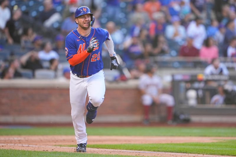 Sep 14, 2023; New York City, New York, USA; New York Mets first baseman Pete Alonso (20) runs out an RBI double against the Arizona Diamondbacks during the fifth inning at Citi Field. Mandatory Credit: Gregory Fisher-USA TODAY Sports