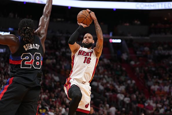 MIAMI, FL - OCTOBER 25: Caleb Martin #16 of the Miami Heat shoots the ball during the game against the Detroit Pistons on October 25, 2023 at Kaseya Center in Miami, Florida. NOTE TO USER: User expressly acknowledges and agrees that, by downloading and or using this Photograph, user is consenting to the terms and conditions of the Getty Images License Agreement. Mandatory Copyright Notice: Copyright 2023 NBAE (Photo by Eric Espada/NBAE via Getty Images)