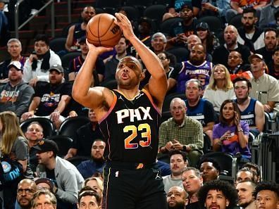 PHOENIX, AZ - NOVEMBER 15: Eric Gordon #23 of the Phoenix Suns shoots the ball during the game against the Minnesota Timberwolves on November 15, 2023 at Footprint Center in Phoenix, Arizona. NOTE TO USER: User expressly acknowledges and agrees that, by downloading and or using this photograph, user is consenting to the terms and conditions of the Getty Images License Agreement. Mandatory Copyright Notice: Copyright 2023 NBAE (Photo by Kate Frese/NBAE via Getty Images)