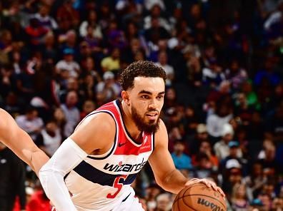 PHOENIX, AZ - DECEMBER 17: Tyus Jones #5 of the Washington Wizards dribbles the ball during the game against the Phoenix Suns on December 17, 2023 at Footprint Center in Phoenix, Arizona. NOTE TO USER: User expressly acknowledges and agrees that, by downloading and or using this photograph, user is consenting to the terms and conditions of the Getty Images License Agreement. Mandatory Copyright Notice: Copyright 2023 NBAE (Photo by Barry Gossage/NBAE via Getty Images)