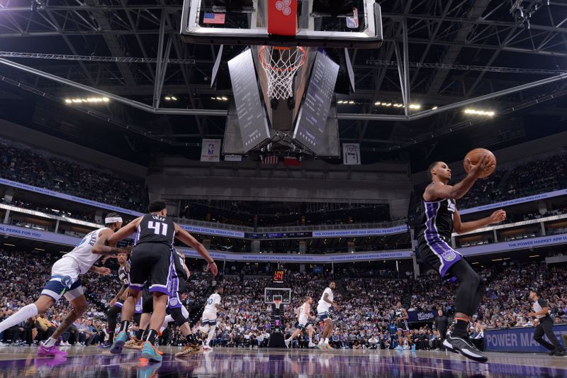 SACRAMENTO, CA - OCTOBER 24: Keegan Murray #13 of the Sacramento Kings handles the ball during the game against the Minnesota Timberwolves on October 24, 2024 at Golden 1 Center in Sacramento, California. NOTE TO USER: User expressly acknowledges and agrees that, by downloading and or using this Photograph, user is consenting to the terms and conditions of the Getty Images License Agreement. Mandatory Copyright Notice: Copyright 2024 NBAE (Photo by Rocky Widner/NBAE via Getty Images)