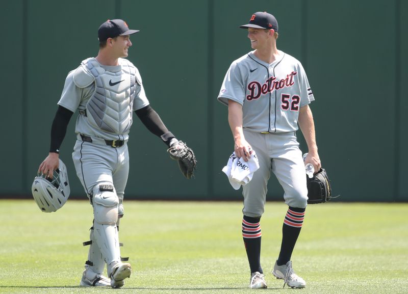 Jul 23, 2025; Pittsburgh, Pennsylvania, USA; Detroit Tigers starting pitcher Troy Melton (52) walks in from the bullpen to make his major league debut alongside catcher Dillon Dingler (13) against the Pittsburgh Pirates at PNC Park. Mandatory Credit: Charles LeClaire-Imagn Images Jul 23, 2025; Pittsburgh, Pennsylvania, USA; Detroit Tigers starting pitcher Troy Melton (52) walks in from the bullpen to make his major league debut alongside catcher Dillon Dingler (13) against the Pittsburgh Pirates at PNC Park. Mandatory Credit: Charles LeClaire-Imagn Images
