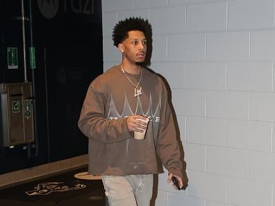 MILWAUKEE, WI - DECEMBER 2: Lindell Wigginton #28 of the Milwaukee Bucks arrives to the arena before the game against the Atlanta Hawks on December 2, 2023 at the Fiserv Forum Center in Milwaukee, Wisconsin. NOTE TO USER: User expressly acknowledges and agrees that, by downloading and or using this Photograph, user is consenting to the terms and conditions of the Getty Images License Agreement. Mandatory Copyright Notice: Copyright 2023 NBAE (Photo by Gary Dineen/NBAE via Getty Images).