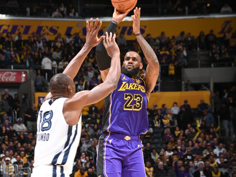 LOS ANGELES, CA - JANUARY 5:  LeBron James #23 of the Los Angeles Lakers shoots the ball during the game  on January 5, 2024 at Crypto.Com Arena in Los Angeles, California. NOTE TO USER: User expressly acknowledges and agrees that, by downloading and/or using this Photograph, user is consenting to the terms and conditions of the Getty Images License Agreement. Mandatory Copyright Notice: Copyright 2024 NBAE (Photo by Andrew D. Bernstein/NBAE via Getty Images)