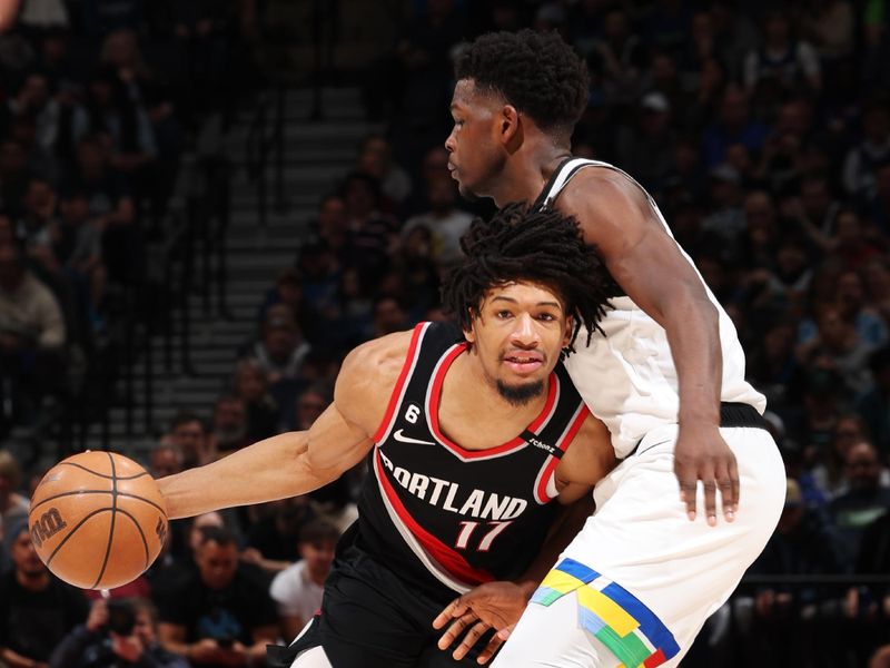 MINNEAPOLIS, MN -  APRIL 2: Shaedon Sharpe #17 of the Portland Trail Blazers drives to the basket during the game against the Minnesota Timberwolves on April 2, 2023 at Target Center in Minneapolis, Minnesota. NOTE TO USER: User expressly acknowledges and agrees that, by downloading and or using this Photograph, user is consenting to the terms and conditions of the Getty Images License Agreement. Mandatory Copyright Notice: Copyright 2023 NBAE (Photo by David Sherman/NBAE via Getty Images)