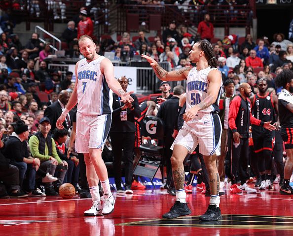 CHICAGO, IL - NOVEMBER 17:  Joe Ingles #7 and Cole Anthony #50 of the Orlando Magic celebrate during the In-Season Tournament game against the Chicago Bulls on November 17, 2023 at United Center in Chicago, Illinois. NOTE TO USER: User expressly acknowledges and agrees that, by downloading and or using this photograph, User is consenting to the terms and conditions of the Getty Images License Agreement. Mandatory Copyright Notice: Copyright 2023 NBAE (Photo by Jeff Haynes/NBAE via Getty Images)