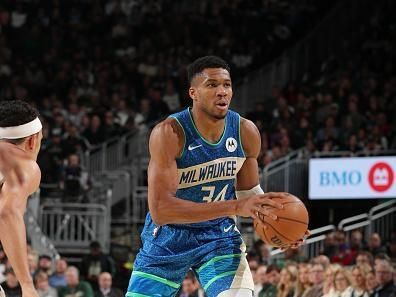 MILWAUKEE, WI - NOVEMBER 24: Giannis Antetokounmpo #34 of the Milwaukee Bucks looks to pass the ball during the game against the Washington Wizards during the In-Season Tournament on November 24, 2023 at the Fiserv Forum Center in Milwaukee, Wisconsin. NOTE TO USER: User expressly acknowledges and agrees that, by downloading and or using this Photograph, user is consenting to the terms and conditions of the Getty Images License Agreement. Mandatory Copyright Notice: Copyright 2023 NBAE (Photo by Gary Dineen/NBAE via Getty Images).