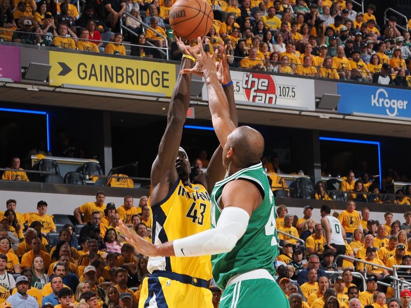INDIANAPOLIS, IN - MAY 25: Pascal Siakam #43 of the Indiana Pacers shoots the ball during the game  against the Boston Celtics during Game 3 of the Eastern Conference Finals on May 25, 2024 at Gainbridge Fieldhouse in Indianapolis, Indiana. NOTE TO USER: User expressly acknowledges and agrees that, by downloading and or using this Photograph, user is consenting to the terms and conditions of the Getty Images License Agreement. Mandatory Copyright Notice: Copyright 2024 NBAE (Photo by Ron Hoskins/NBAE via Getty Images)