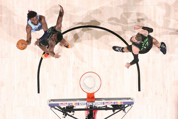 NEW ORLEANS, LA - DECEMBER 26: Jaren Jackson Jr. #13 of the Memphis Grizzlies drives to the basket during the game against the New Orleans Pelicans on December 26, 2023 at the Smoothie King Center in New Orleans, Louisiana. NOTE TO USER: User expressly acknowledges and agrees that, by downloading and or using this Photograph, user is consenting to the terms and conditions of the Getty Images License Agreement. Mandatory Copyright Notice: Copyright 2023 NBAE (Photo by Layne Murdoch Jr./NBAE via Getty Images)