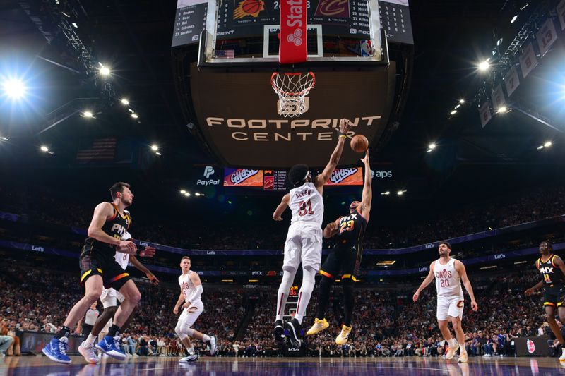 PHOENIX, AZ - APRIL  3: Eric Gordon #23 of the Phoenix Suns drives to the basket during the game against the Cleveland Cavaliers on April 3, 2024 at Footprint Center in Phoenix, Arizona. NOTE TO USER: User expressly acknowledges and agrees that, by downloading and or using this photograph, user is consenting to the terms and conditions of the Getty Images License Agreement. Mandatory Copyright Notice: Copyright 2024 NBAE (Photo by Kate Frese/NBAE via Getty Images)