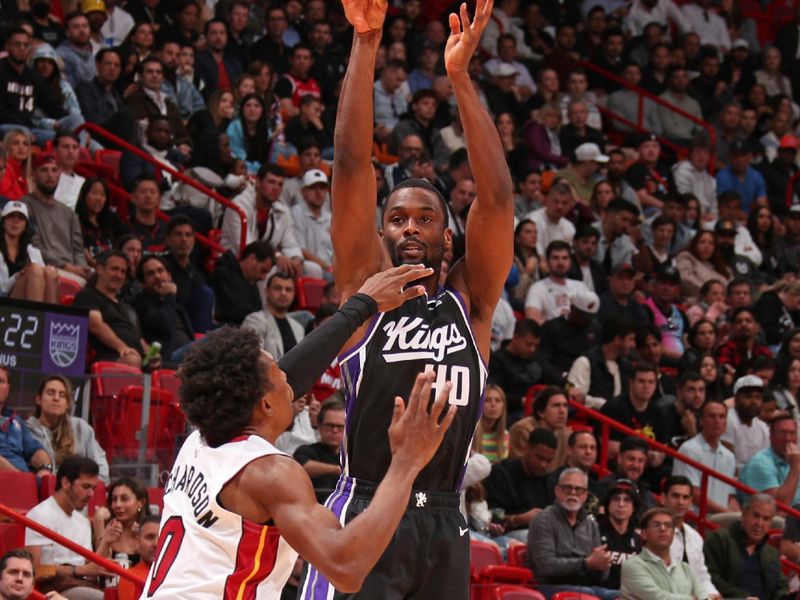 MIAMI, FL - JANUARY 31: Harrison Barnes #40 of the Sacramento Kings Kings shoots the ball during the game against the Miami Heat on January 31, 2024 at Kaseya Center in Miami, Florida. NOTE TO USER: User expressly acknowledges and agrees that, by downloading and or using this Photograph, user is consenting to the terms and conditions of the Getty Images License Agreement. Mandatory Copyright Notice: Copyright 2024 NBAE (Photo by Issac Baldizon/NBAE via Getty Images)