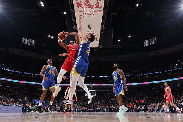 NEW ORLEANS, LA - OCTOBER 30: CJ McCollum #3 of the New Orleans Pelicans shoots the ball during the game against the Golden State Warriors on October 30, 2023 at Smoothie King Center in New Orleans, Louisiana. NOTE TO USER: User expressly acknowledges and agrees that, by downloading and or using this photograph, User is consenting to the terms and conditions of the Getty Images License Agreement. Mandatory Copyright Notice: Copyright 2023 NBAE (Photo by Jeff Haynes/NBAE via Getty Images)