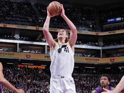 SACRAMENTO, CA - DECEMBER 16: Kelly Olynyk #41 of the Utah Jazz drives to the basket during the game against the Sacramento Kings on December 16, 2023 at Golden 1 Center in Sacramento, California. NOTE TO USER: User expressly acknowledges and agrees that, by downloading and or using this Photograph, user is consenting to the terms and conditions of the Getty Images License Agreement. Mandatory Copyright Notice: Copyright 2023 NBAE (Photo by Rocky Widner/NBAE via Getty Images)