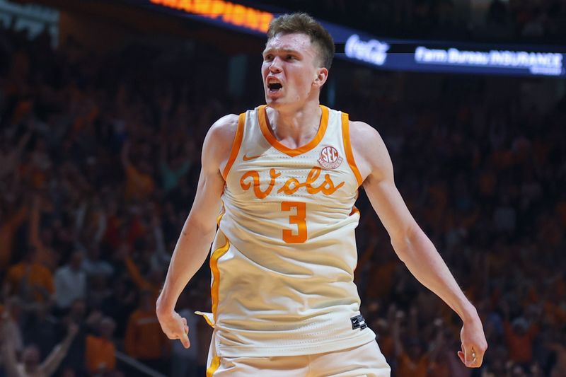 Feb 28, 2024; Knoxville, Tennessee, USA; Tennessee Volunteers guard Dalton Knecht (3) reacts after dunking the ball against the Auburn Tigers during the second half at Thompson-Boling Arena at Food City Center. Mandatory Credit: Randy Sartin-USA TODAY Sports