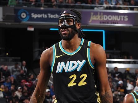 INDIANAPOLIS, IN - DECEMBER 20: Isaiah Jackson #22 of the Indiana Pacers prepares to shoot a free throw during the game against the Charlotte Hornets on December 20, 2023 at Gainbridge Fieldhouse in Indianapolis, Indiana. NOTE TO USER: User expressly acknowledges and agrees that, by downloading and or using this Photograph, user is consenting to the terms and conditions of the Getty Images License Agreement. Mandatory Copyright Notice: Copyright 2023 NBAE (Photo by Ron Hoskins/NBAE via Getty Images)