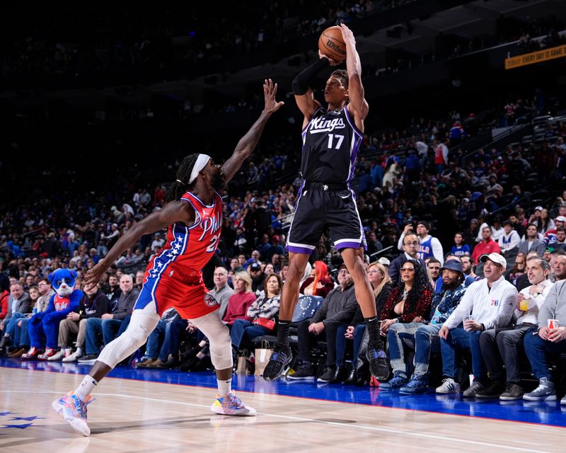 PHILADELPHIA, PA - JANUARY 12:  Kessler Edwards #17 of the Sacramento Kings shoots a three point basket during the game  on January 12, 2024 at the Wells Fargo Center in Philadelphia, Pennsylvania NOTE TO USER: User expressly acknowledges and agrees that, by downloading and/or using this Photograph, user is consenting to the terms and conditions of the Getty Images License Agreement. Mandatory Copyright Notice: Copyright 2024 NBAE (Photo by Jesse D. Garrabrant/NBAE via Getty Images)