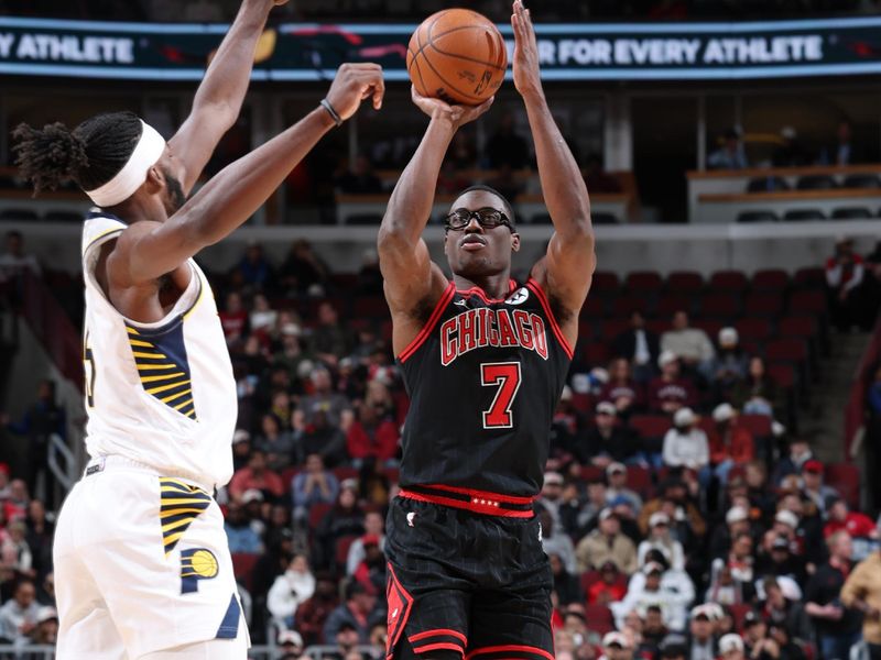 CHICAGO, IL - DECEMBER 6: Jalen Smith #7 of the Chicago Bulls shoots a three point basket during the game against the Indiana Pacers on December 6, 2024 at United Center in Chicago, Illinois. NOTE TO USER: User expressly acknowledges and agrees that, by downloading and or using this photograph, User is consenting to the terms and conditions of the Getty Images License Agreement. Mandatory Copyright Notice: Copyright 2024 NBAE (Photo by Jeff Haynes/NBAE via Getty Images)
