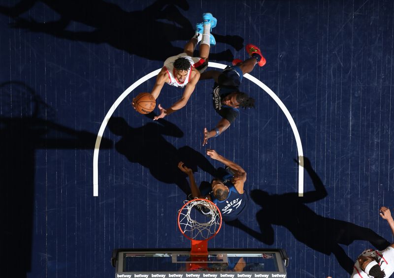 MINNEAPOLIS, MN -  MARCH 4: Rayan Rupert #72 of the Portland Trail Blazers drives to the basket during the game against the Minnesota Timberwolves on March 4, 2024 at Target Center in Minneapolis, Minnesota. NOTE TO USER: User expressly acknowledges and agrees that, by downloading and or using this Photograph, user is consenting to the terms and conditions of the Getty Images License Agreement. Mandatory Copyright Notice: Copyright 2024 NBAE (Photo by David Sherman/NBAE via Getty Images)