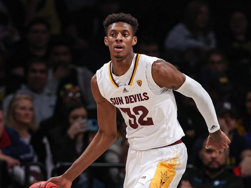 Nov 17, 2022; Brooklyn, New York, USA; Arizona State Sun Devils forward Alonzo Gaffney (32) dribbles during the first half against the Michigan Wolverines at Barclays Center. Mandatory Credit: Vincent Carchietta-USA TODAY Sports