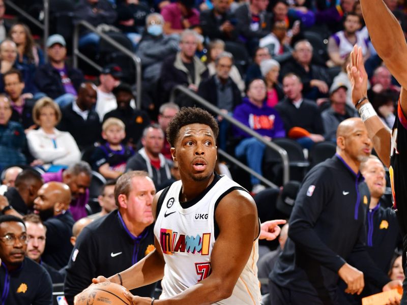 PHOENIX, AZ - JANUARY 6: Kyle Lowry #7 of the Miami Heat looks to pass the ball during the game against the Phoenix Suns on January 6, 2023 at Footprint Center in Phoenix, Arizona. NOTE TO USER: User expressly acknowledges and agrees that, by downloading and or using this photograph, user is consenting to the terms and conditions of the Getty Images License Agreement. Mandatory Copyright Notice: Copyright 2022 NBAE (Photo by Barry Gossage/NBAE via Getty Images)