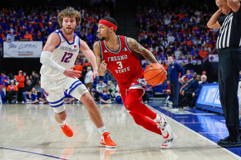 Feb 17, 2024; Boise, Idaho, USA; Fresno State Bulldogs guard Jalen Weaver (5) during the first half against the Boise State Broncos at ExtraMile Arena. Mandatory Credit: Brian Losness-USA TODAY Sports
