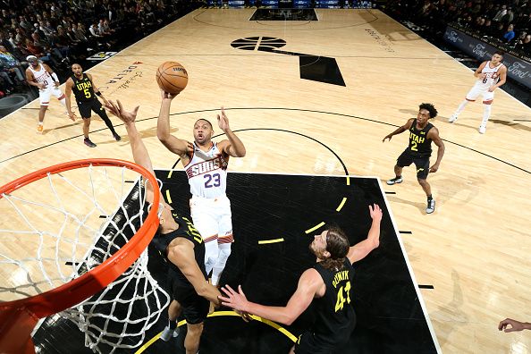 SALT LAKE CITY, UT - NOVEMBER 19: Eric Gordon #23 of the Phoenix Suns shoots the ball during the game against the Utah Jazz on November 19, 2023 at Delta Center in Salt Lake City, Utah. NOTE TO USER: User expressly acknowledges and agrees that, by downloading and or using this Photograph, User is consenting to the terms and conditions of the Getty Images License Agreement. Mandatory Copyright Notice: Copyright 2023 NBAE (Photo by Melissa Majchrzak/NBAE via Getty Images)