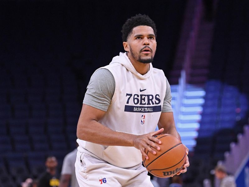 SAN FRANCISCO, CA - MARCH 24: Tobias Harris #12 of the Philadelphia 76ers warms up before the game against the Golden State Warriors on March 24, 2023 at Chase Center in San Francisco, California. NOTE TO USER: User expressly acknowledges and agrees that, by downloading and or using this photograph, user is consenting to the terms and conditions of Getty Images License Agreement. Mandatory Copyright Notice: Copyright 2023 NBAE (Photo by Noah Graham/NBAE via Getty Images)