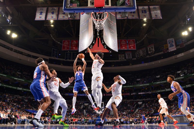 PHILADELPHIA, PA - NOVEMBER 13: Kelly Oubre Jr. #9 of the Philadelphia 76ers shoots the ball during the game against the Cleveland Cavaliers on November 13, 2024 at the Wells Fargo Center in Philadelphia, Pennsylvania NOTE TO USER: User expressly acknowledges and agrees that, by downloading and/or using this Photograph, user is consenting to the terms and conditions of the Getty Images License Agreement. Mandatory Copyright Notice: Copyright 2024 NBAE (Photo by Jesse D. Garrabrant/NBAE via Getty Images)