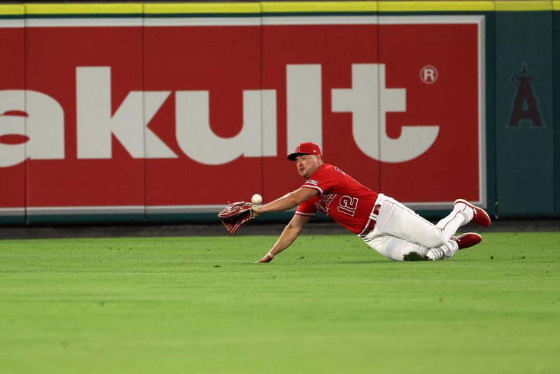 Angels and Rangers Clash Ends in a Stalemate at Tempe Diablo Stadium