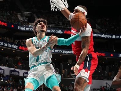 CHARLOTTE, NC - NOVEMBER 22: LaMelo Ball #1 of the Charlotte Hornets drives to the basket during the game against the Washington Wizards on November 22, 2023 at Spectrum Center in Charlotte, North Carolina. NOTE TO USER: User expressly acknowledges and agrees that, by downloading and or using this photograph, User is consenting to the terms and conditions of the Getty Images License Agreement. Mandatory Copyright Notice: Copyright 2023 NBAE (Photo by Kent Smith/NBAE via Getty Images)