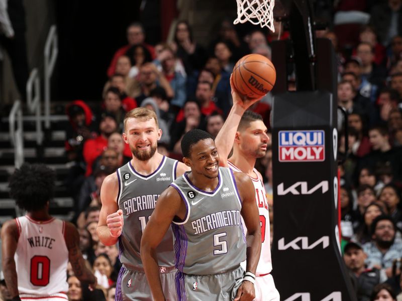 CHICAGO, IL - MARCH 15: De'Aaron Fox #5 of the Sacramento Kings looks on during the game against the Chicago Bulls on March 15, 2023 at United Center in Chicago, Illinois. NOTE TO USER: User expressly acknowledges and agrees that, by downloading and or using this photograph, User is consenting to the terms and conditions of the Getty Images License Agreement. Mandatory Copyright Notice: Copyright 2023 NBAE (Photo by Gary Dineen/NBAE via Getty Images)