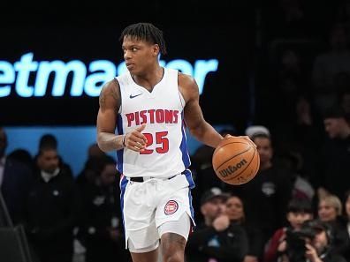 BROOKLYN, NY - DECEMBER 23: Marcus Sasser #25 of the Detroit Pistons brings the ball up court against the Brooklyn Nets on December 23, 2023 at Barclays Center in Brooklyn, New York. NOTE TO USER: User expressly acknowledges and agrees that, by downloading and or using this Photograph, user is consenting to the terms and conditions of the Getty Images License Agreement. Mandatory Copyright Notice: Copyright 2023 NBAE (Photo by Jesse D. Garrabrant/NBAE via Getty Images)