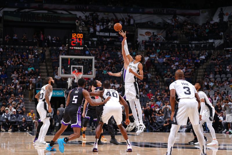 SAN ANTONIO, TX - NOVEMBER 11: Tip Off during the game between the Sacramento Kings and the San Antonio Spurs on November 11, 2024 at the Frost Bank Center in San Antonio, Texas. NOTE TO USER: User expressly acknowledges and agrees that, by downloading and or using this photograph, user is consenting to the terms and conditions of the Getty Images License Agreement. Mandatory Copyright Notice: Copyright 2024 NBAE (Photos by Garrett Ellwood/NBAE via Getty Images)