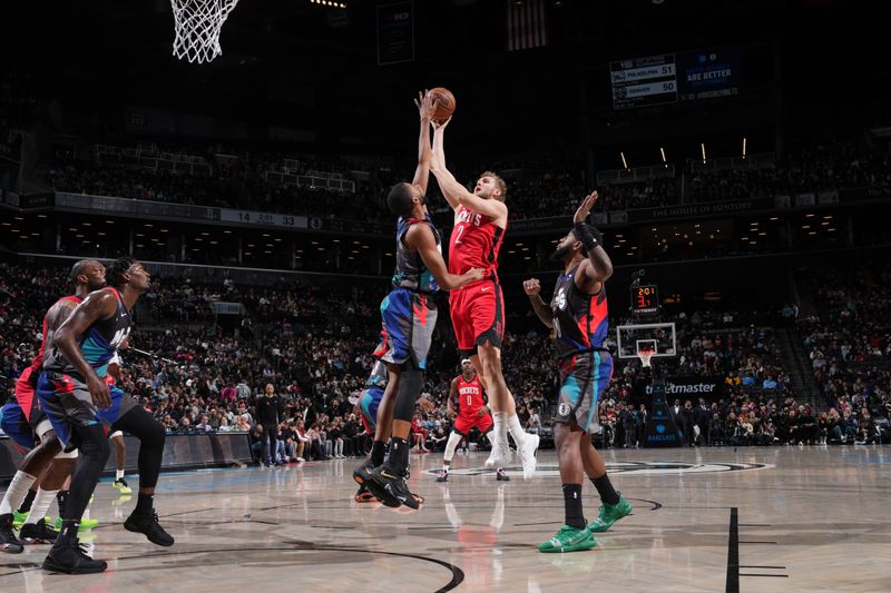BROOKLYN, NY - JANUARY 27: Jock Landale #2 of the Houston Rockets drives to the basket during the game against the Brooklyn Nets on January 27, 2024 at Barclays Center in Brooklyn, New York. NOTE TO USER: User expressly acknowledges and agrees that, by downloading and or using this Photograph, user is consenting to the terms and conditions of the Getty Images License Agreement. Mandatory Copyright Notice: Copyright 2024 NBAE (Photo by Jesse D. Garrabrant/NBAE via Getty Images)