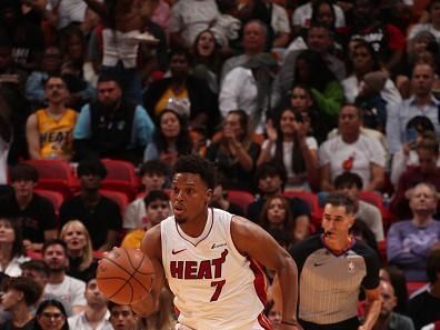 MIAMI, FL - DECEMBER 2: Kyle Lowry #7 of the Miami Heat dribbles the ball during the game against the Indiana Pacers on December 2, 2023 at Kaseya Center in Miami, Florida. NOTE TO USER: User expressly acknowledges and agrees that, by downloading and or using this Photograph, user is consenting to the terms and conditions of the Getty Images License Agreement. Mandatory Copyright Notice: Copyright 2023 NBAE (Photo by Issac Baldizon/NBAE via Getty Images)