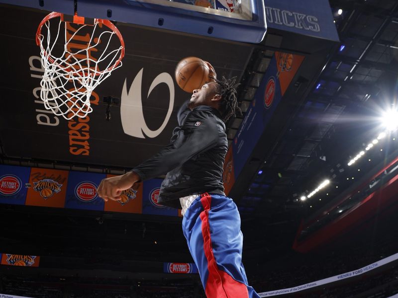 DETROIT, MI - APRIL 27: Ron Holland II #00 of the Detroit Pistons warms up before the game against the New York Knicks during Round 1 Game 4 of the 2025 NBA Playoffs on April 27, 2025 at Little Caesars Arena in Detroit, Michigan. NOTE TO USER: User expressly acknowledges and agrees that, by downloading and/or using this photograph, User is consenting to the terms and conditions of the Getty Images License Agreement. Mandatory Copyright Notice: Copyright 2025 NBAE (Photo by Brian Sevald/NBAE via Getty Images)