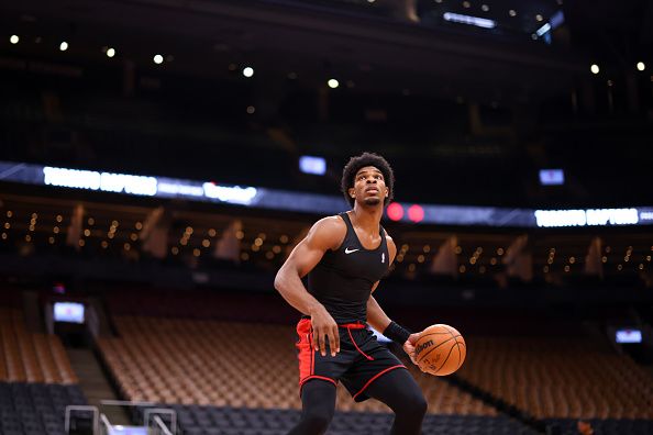 TORONTO, CANADA - OCTOBER 30: Scoot Henderson #00 of the Portland Trail Blazers dribbles the ball before the game against the Toronto Raptors on October 23, 2023 at the Scotiabank Arena in Toronto, Ontario, Canada.  NOTE TO USER: User expressly acknowledges and agrees that, by downloading and or using this Photograph, user is consenting to the terms and conditions of the Getty Images License Agreement.  Mandatory Copyright Notice: Copyright 2023 NBAE (Photo by Vaughn Ridley/NBAE via Getty Images)