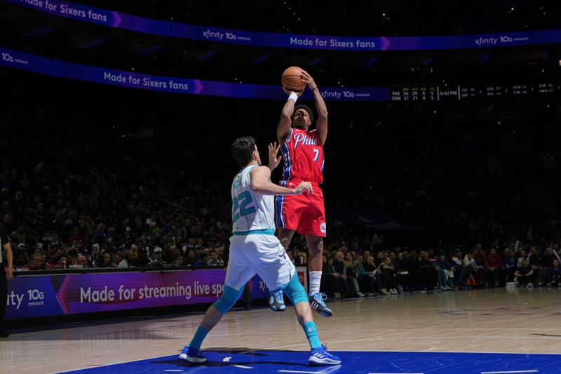 PHILADELPHIA, PA - MARCH 1: Kyle Lowry #7 of the Philadelphia 76ers shoots the ball during the game against the Charlotte Hornets on March 1, 2024 at the Wells Fargo Center in Philadelphia, Pennsylvania NOTE TO USER: User expressly acknowledges and agrees that, by downloading and/or using this Photograph, user is consenting to the terms and conditions of the Getty Images License Agreement. Mandatory Copyright Notice: Copyright 2024 NBAE (Photo by Jesse D. Garrabrant/NBAE via Getty Images)