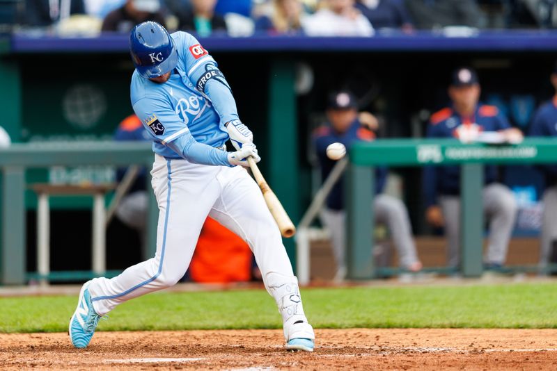 Apr 27, 2025; Kansas City, Missouri, USA; Kansas City Royals first base Vinnie Pasquantino (9) at bat during the eighth inning against the Houston Astros at Kauffman Stadium. Mandatory Credit: William Purnell-Imagn Images